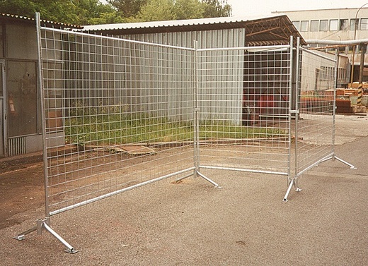 Mobile fencing